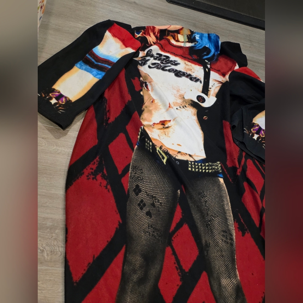 Harley Quinn Snugly Blanket With Arms Throw Suicide Squad DC Comics